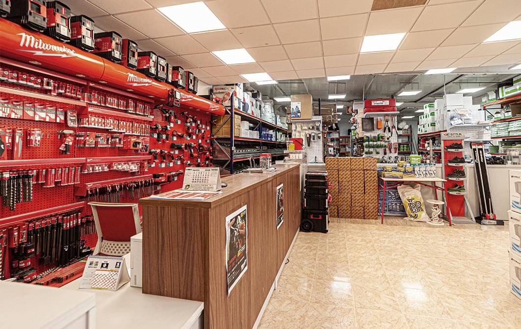 Almacén de materiales de construcción en Motril, Granada